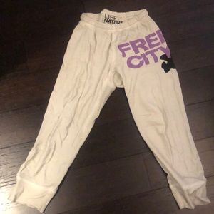Freecity Cropped Sweatpants